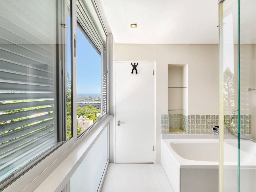 2 Bedroom Property for Sale in Green Point Western Cape